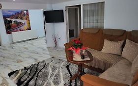 Apartament Cu Terasa Si Gratar