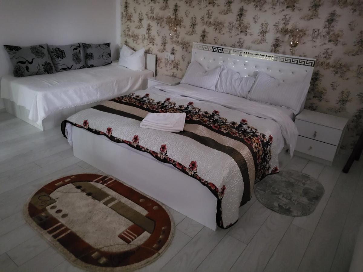 Apartament Cu Terasa Si Gratar Apartment Satu Mare Exterior photo