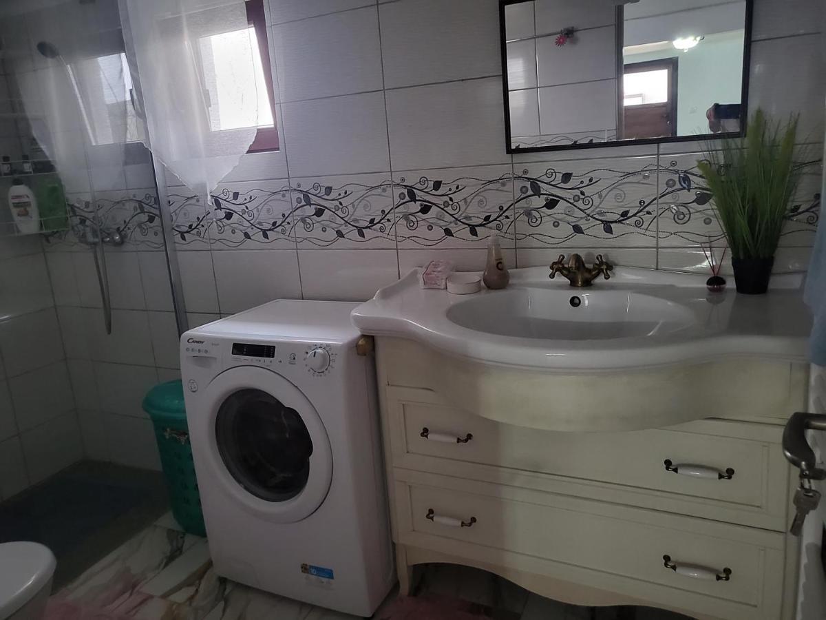Apartament Cu Terasa Si Gratar Apartment Satu Mare Exterior photo
